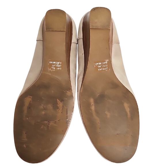 Coldwater Creek Chic Cream Moccasins Embellished Beaded Wedge Heel Detail Sz 6M - Picture 8 of 9